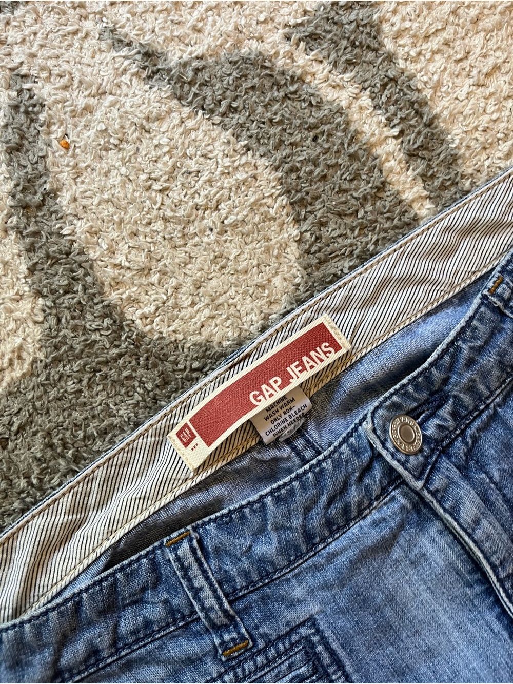 Gap Jeans vintage Y2K size 4 Classic low rise Flare Jeans - Light Blue - Picture 4 of 9